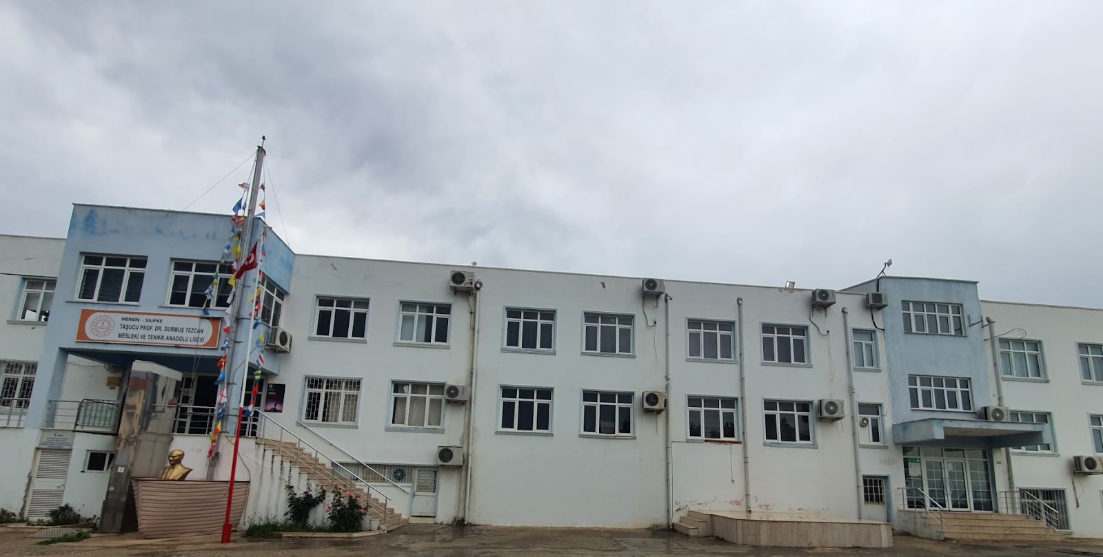 Taşucu Prof. Dr. Durmuş Tezcan Denizcilik Mesleki ve Teknik Anadolu Lisesi